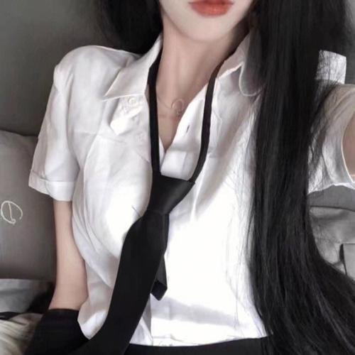 狗狗祟祟的他